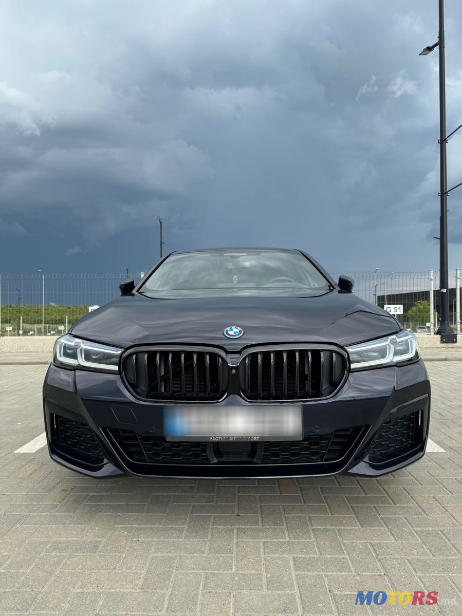 2022' BMW 5 Series photo #2