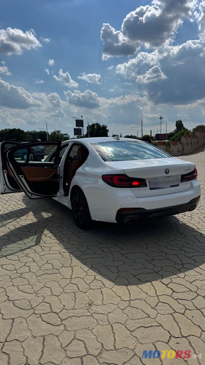 2022' BMW 5 Series photo #4