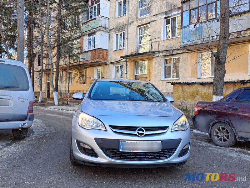 2014' Opel Astra photo #2
