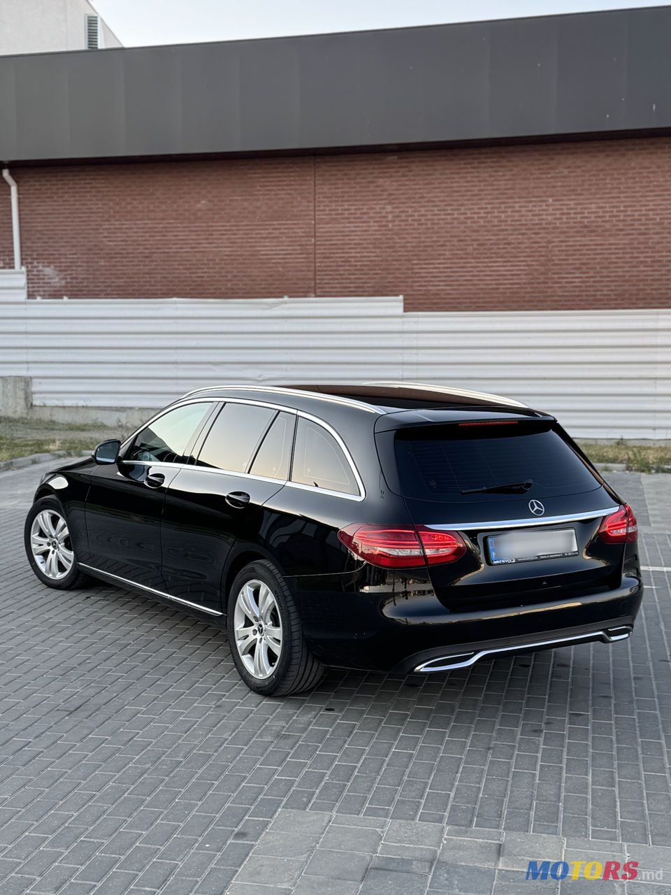 2016' Mercedes-Benz C-Class photo #4