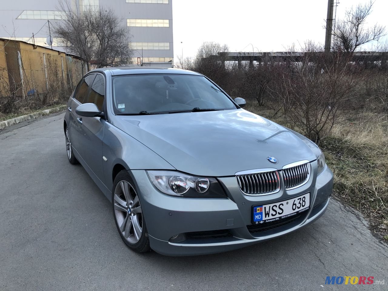 2006' BMW 3 Series Sedan 320d photo #1