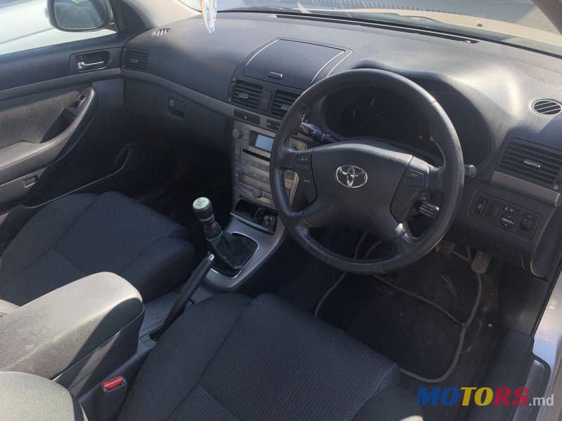 2008' Toyota Avensis photo #5