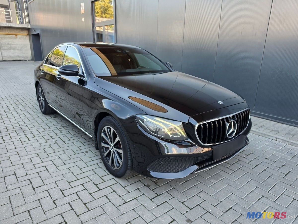 2016' Mercedes-Benz E-Class photo #2