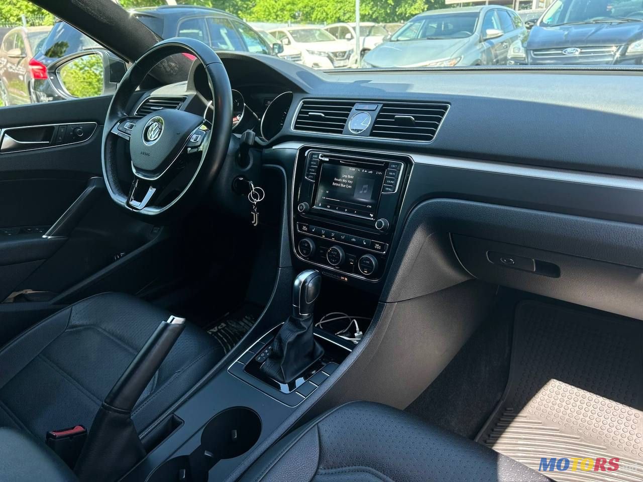 2016' Volkswagen Passat photo #5