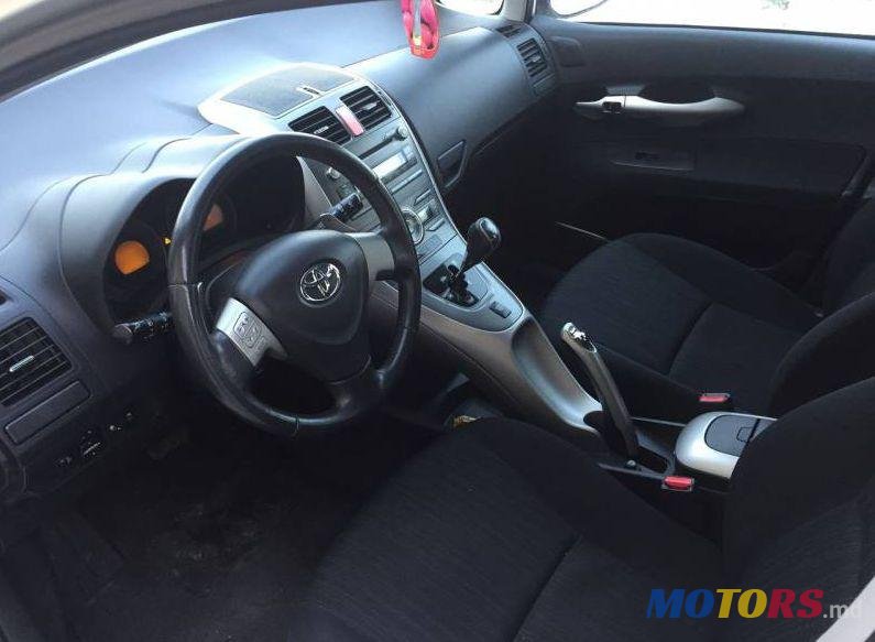 2008' Toyota Auris photo #1