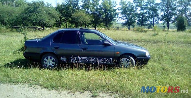 1993' Nissan Primera photo #1