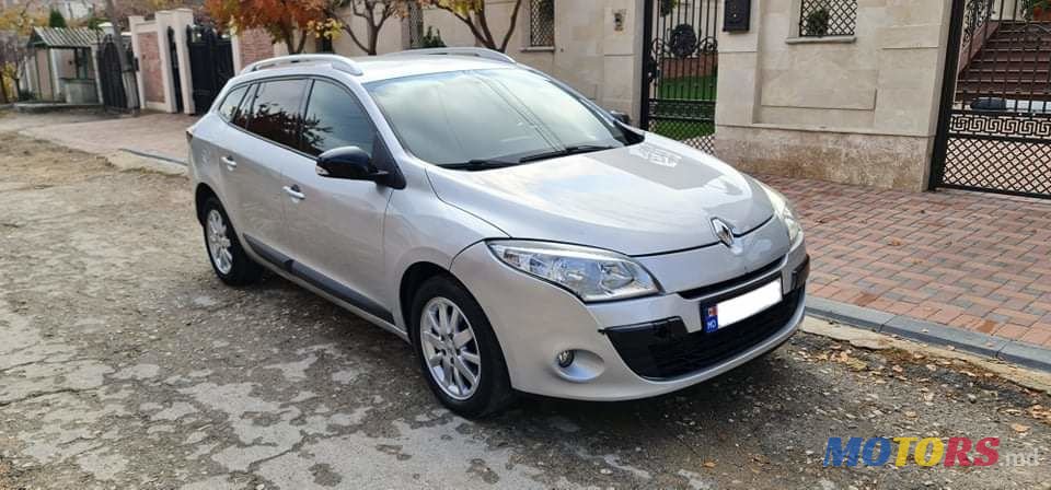 2011' Renault Megane photo #6