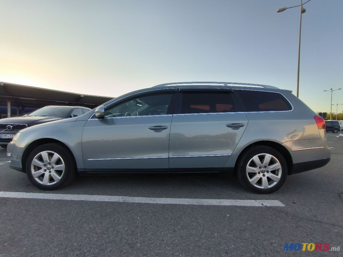 2009' Volkswagen Passat photo #3