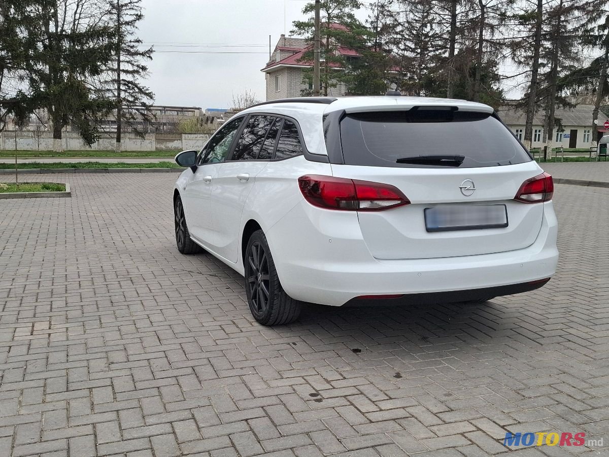 2020' Opel Astra photo #4