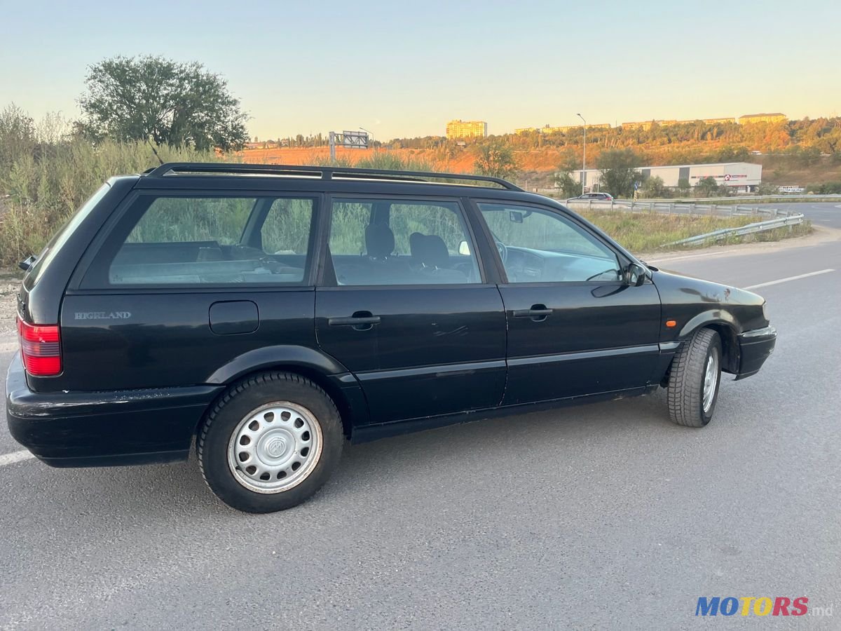 1995' Volkswagen Passat photo #6