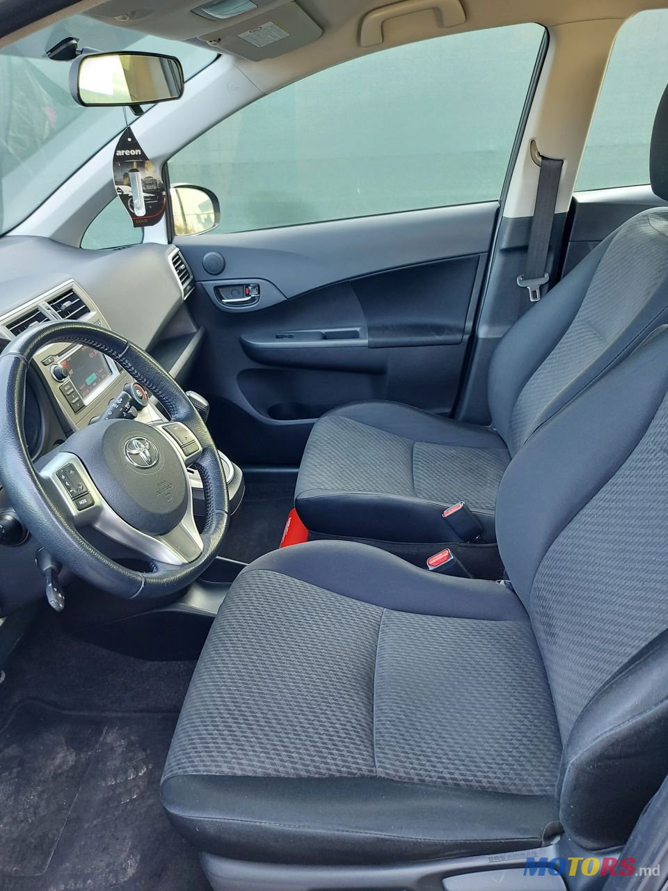 2012' Toyota Verso-S photo #4