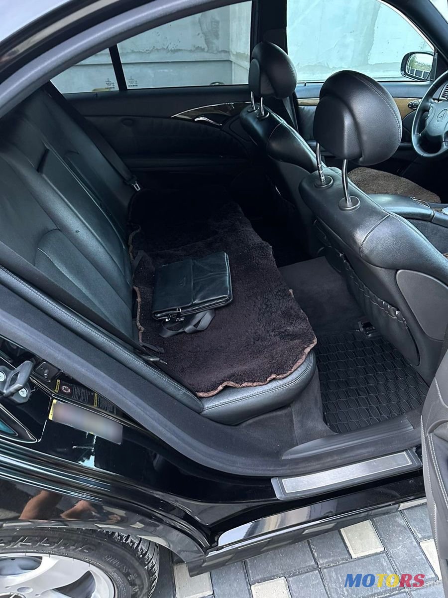 2005' Mercedes-Benz E Класс photo #6