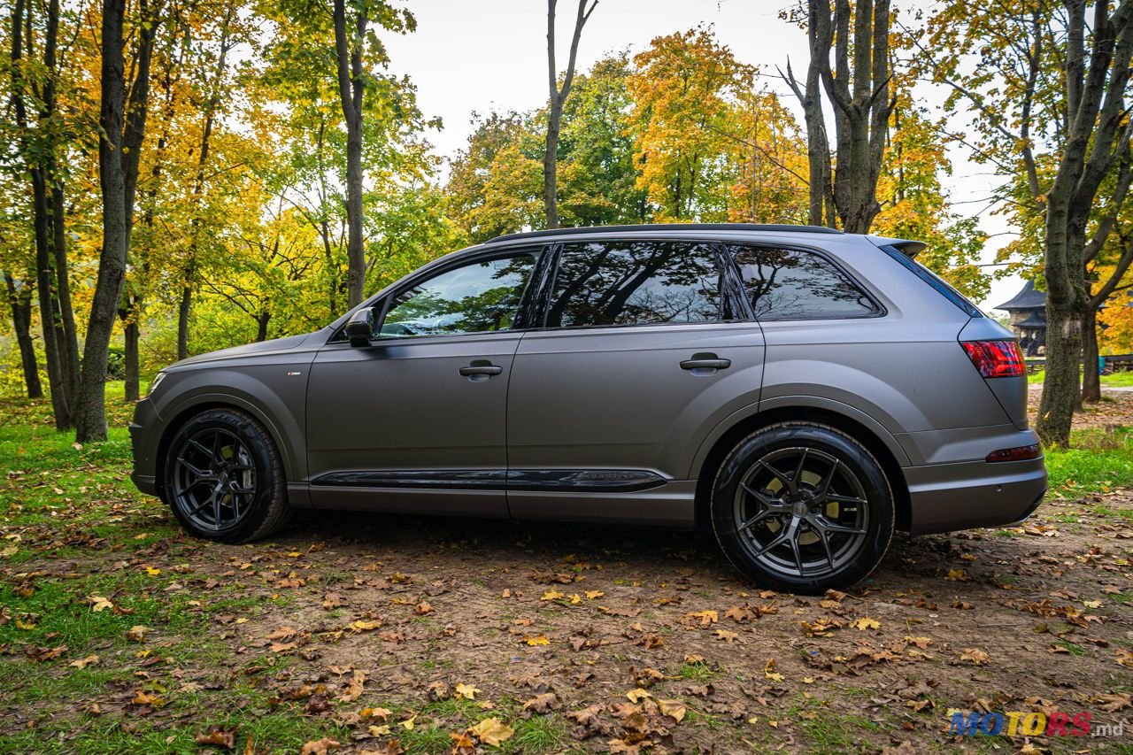 2018' Audi Q7 photo #4