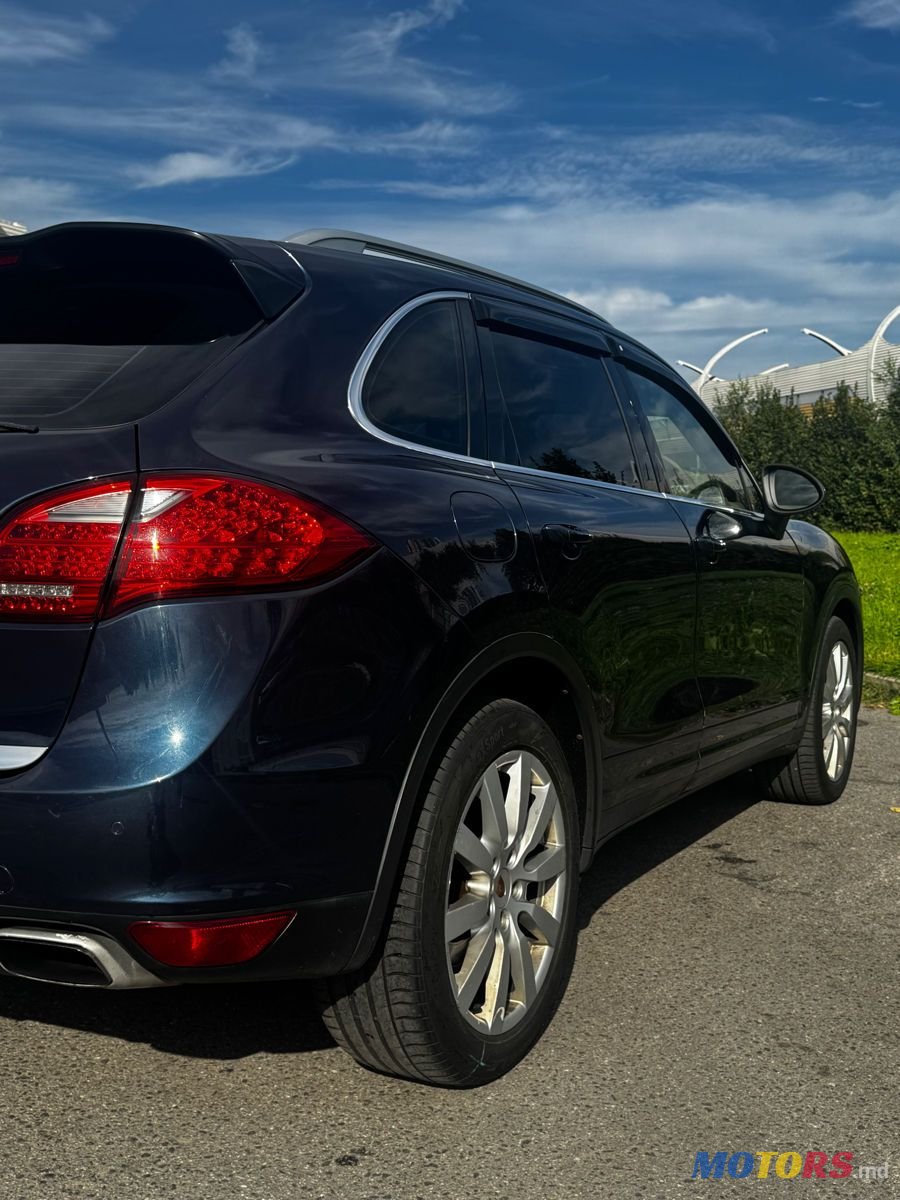 2011' Porsche Cayenne photo #5
