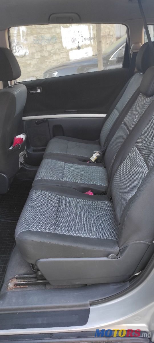 2006' Toyota Corolla Verso photo #5