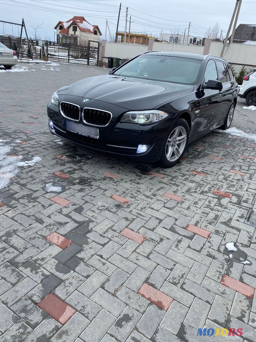 2011' BMW 5 Series photo #2