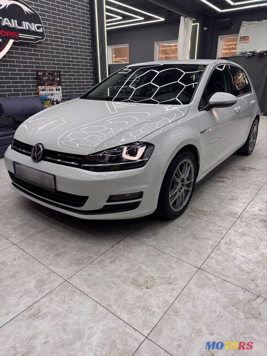 2014' Volkswagen Golf photo #2