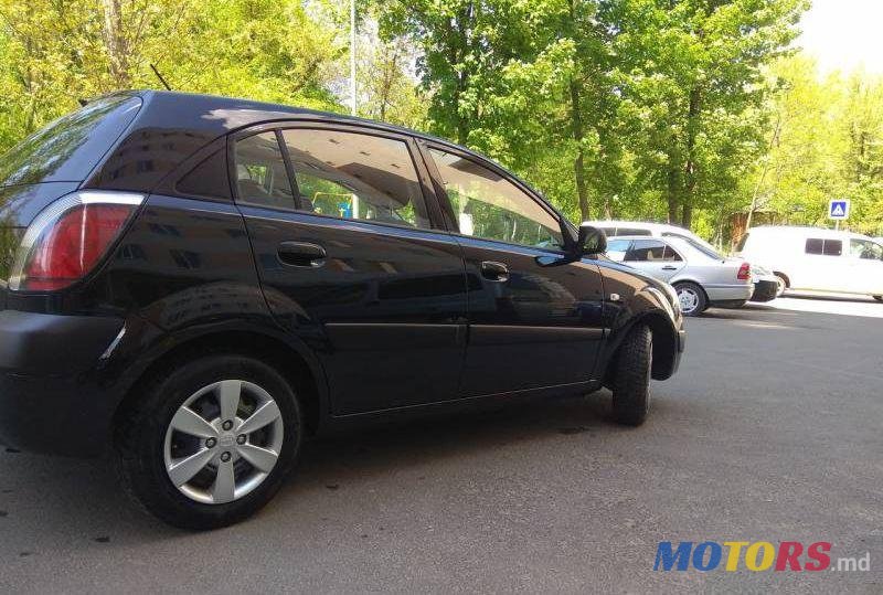 2009' Kia Rio photo #1