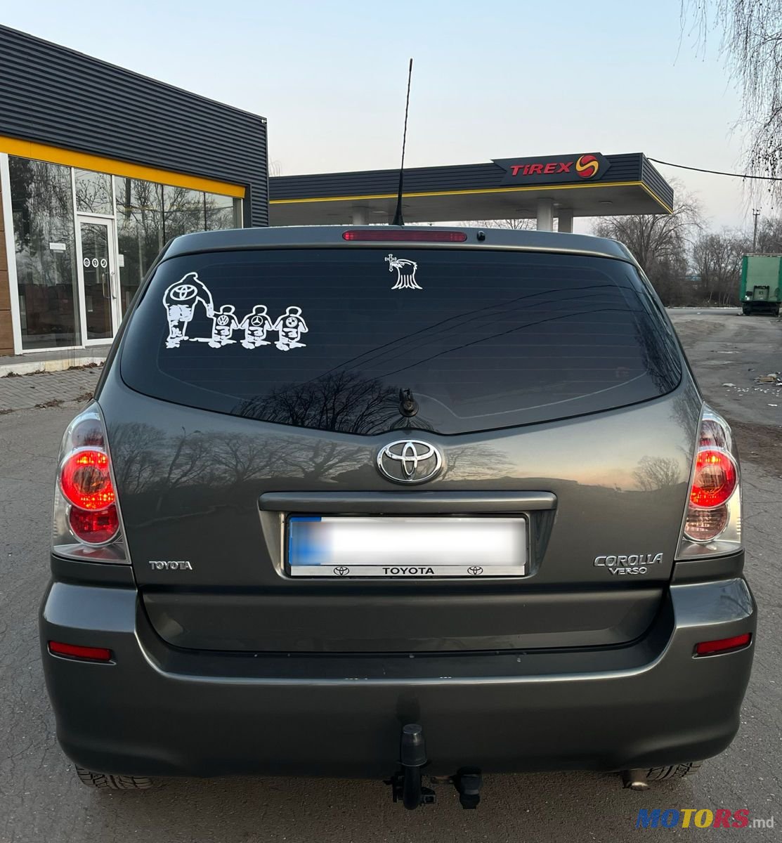 2004' Toyota Corolla Verso photo #5