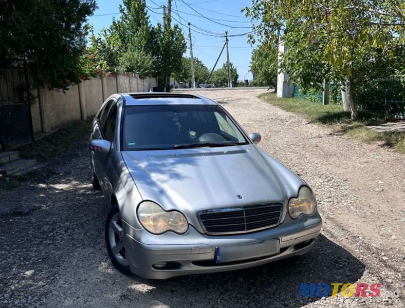 2002' Mercedes-Benz C-Class photo #6