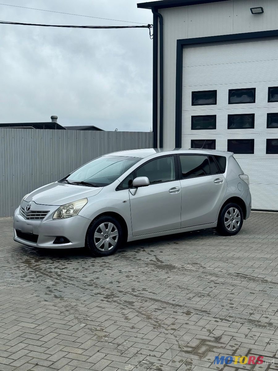 2010' Toyota Verso photo #3