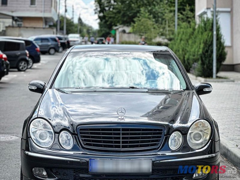 2005' Mercedes-Benz E Класс photo #4