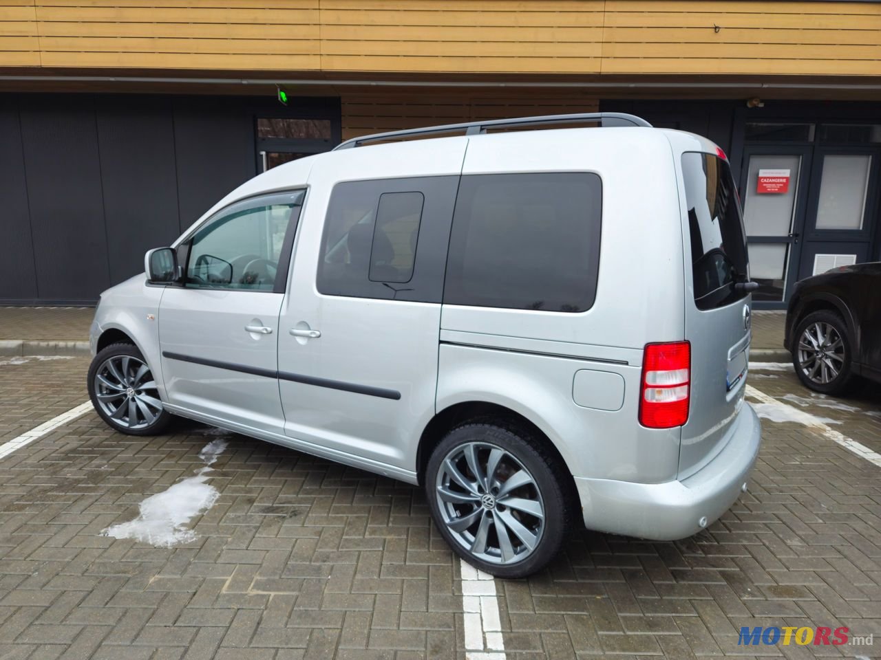2011' Volkswagen Caddy photo #4