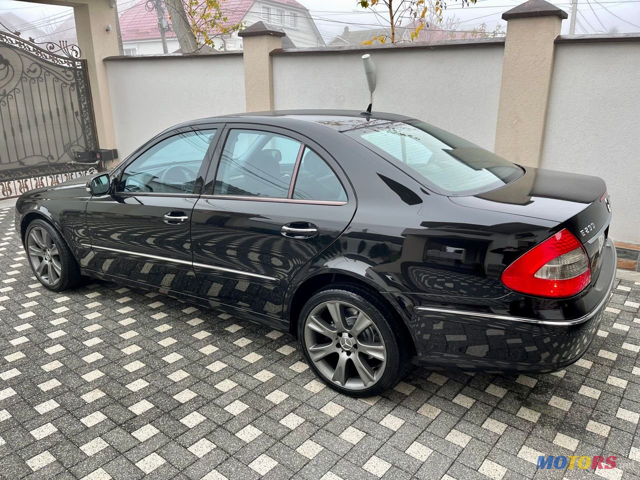 2007' Mercedes-Benz E Класс photo #3