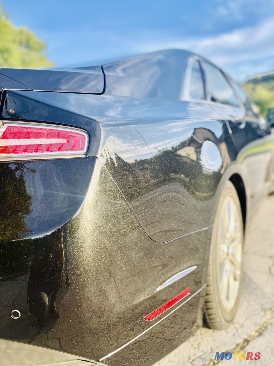 2014' Lincoln MKZ photo #4