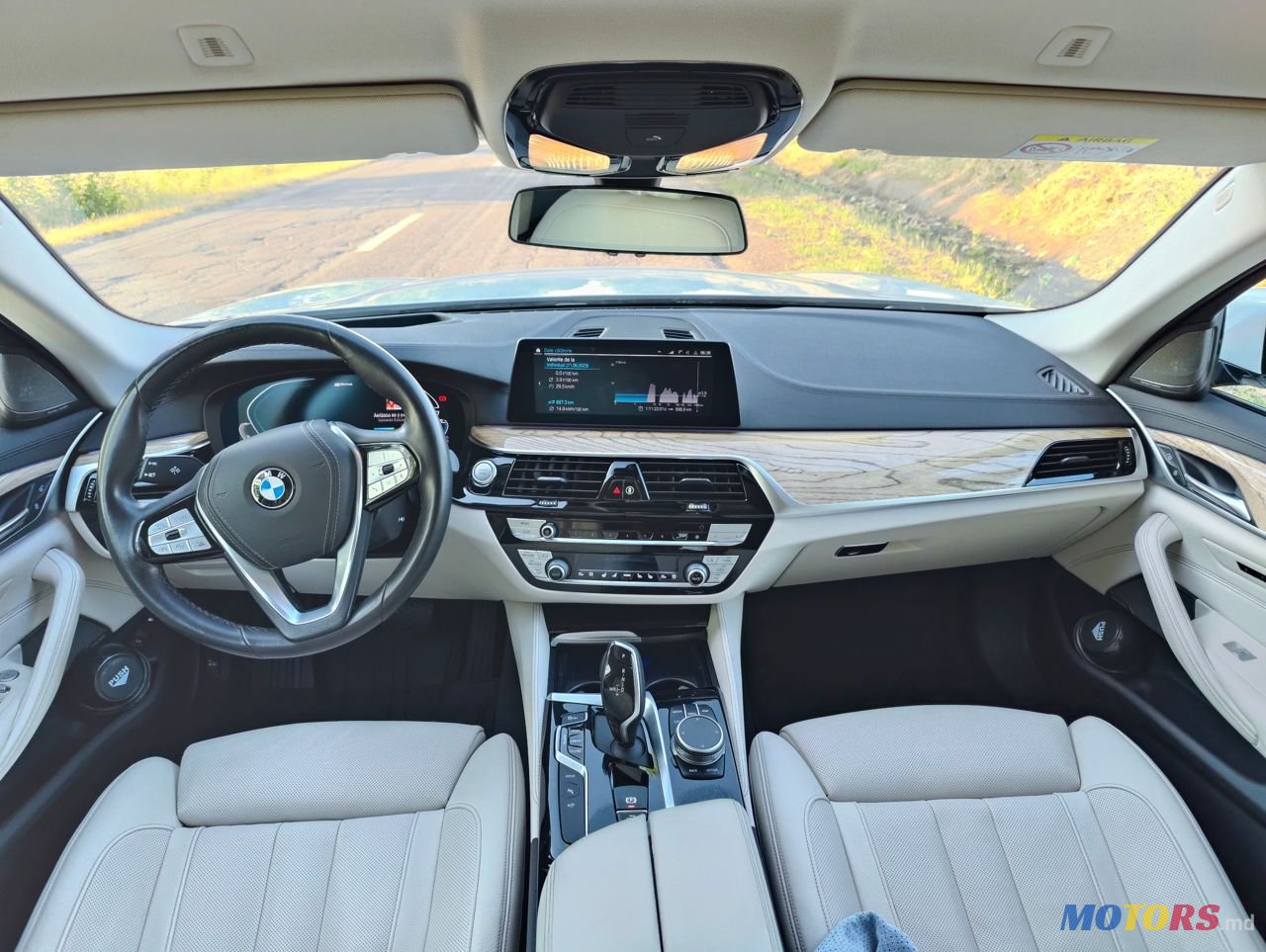 2019' BMW 5 Series photo #6