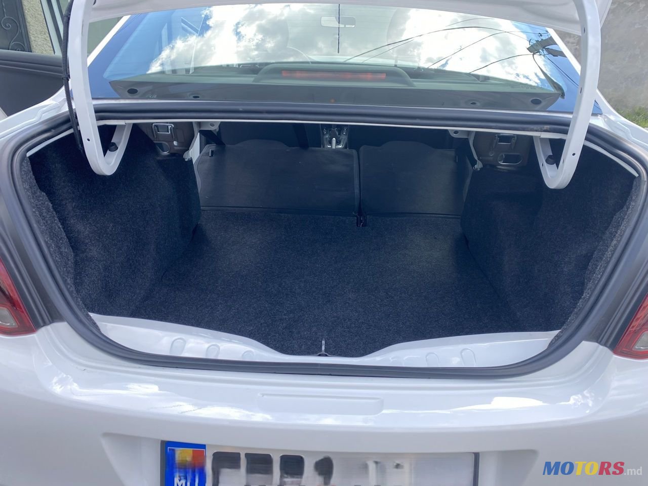 2020' Peugeot 301 photo #3