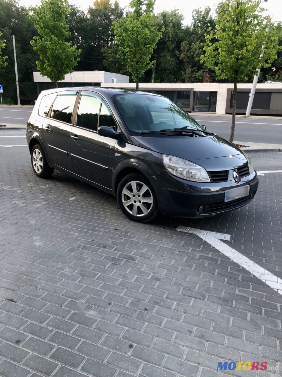 2005' Renault Grand Scenic photo #2