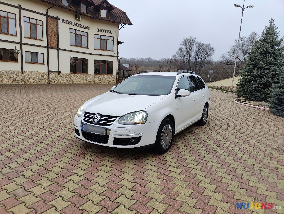 2009' Volkswagen Golf photo #1