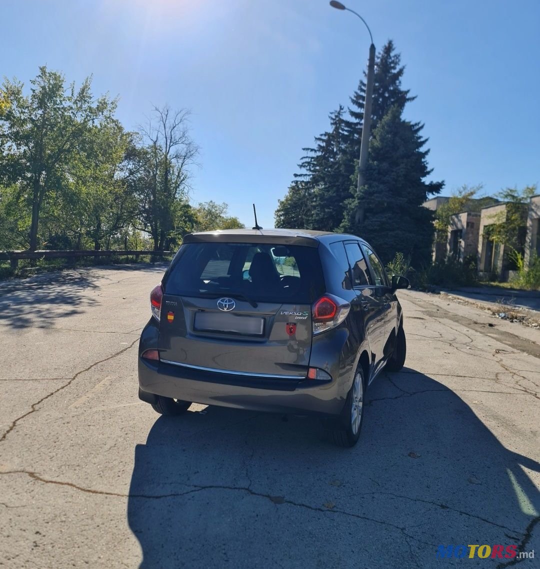 2015' Toyota Verso-S photo #3