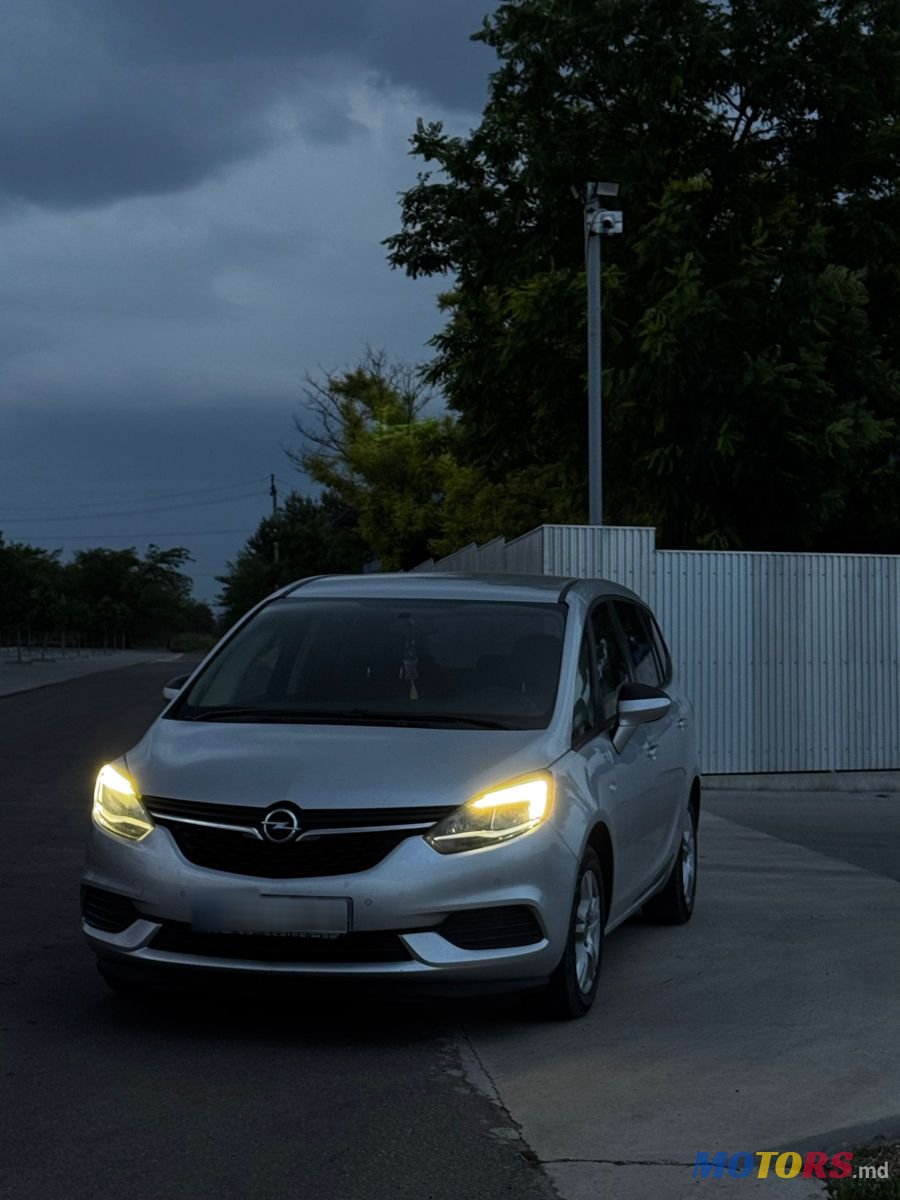 2016' Opel Zafira photo #1