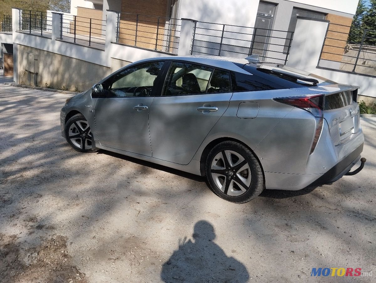 2017' Toyota Prius photo #4