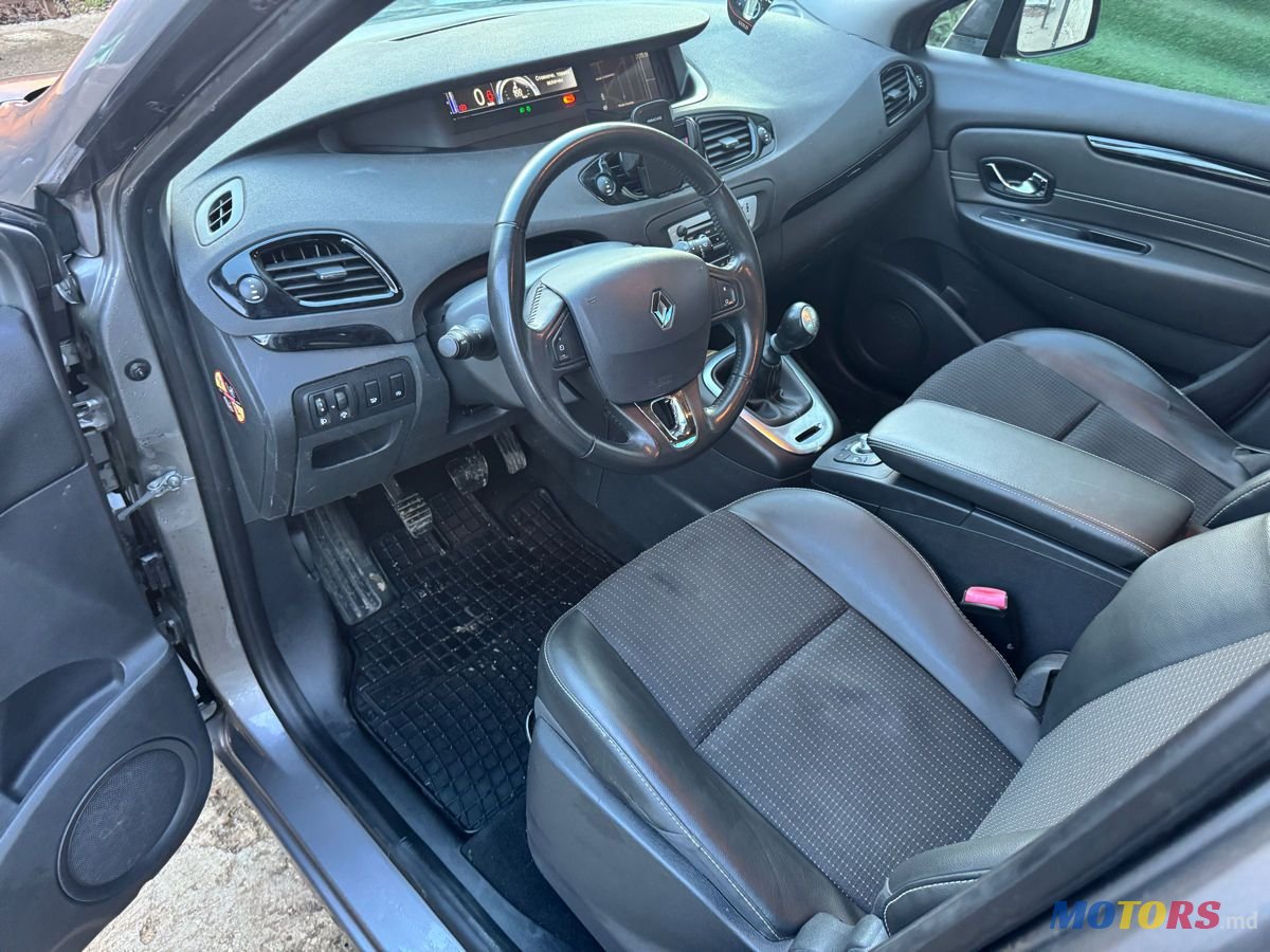 2015' Renault Scenic photo #6