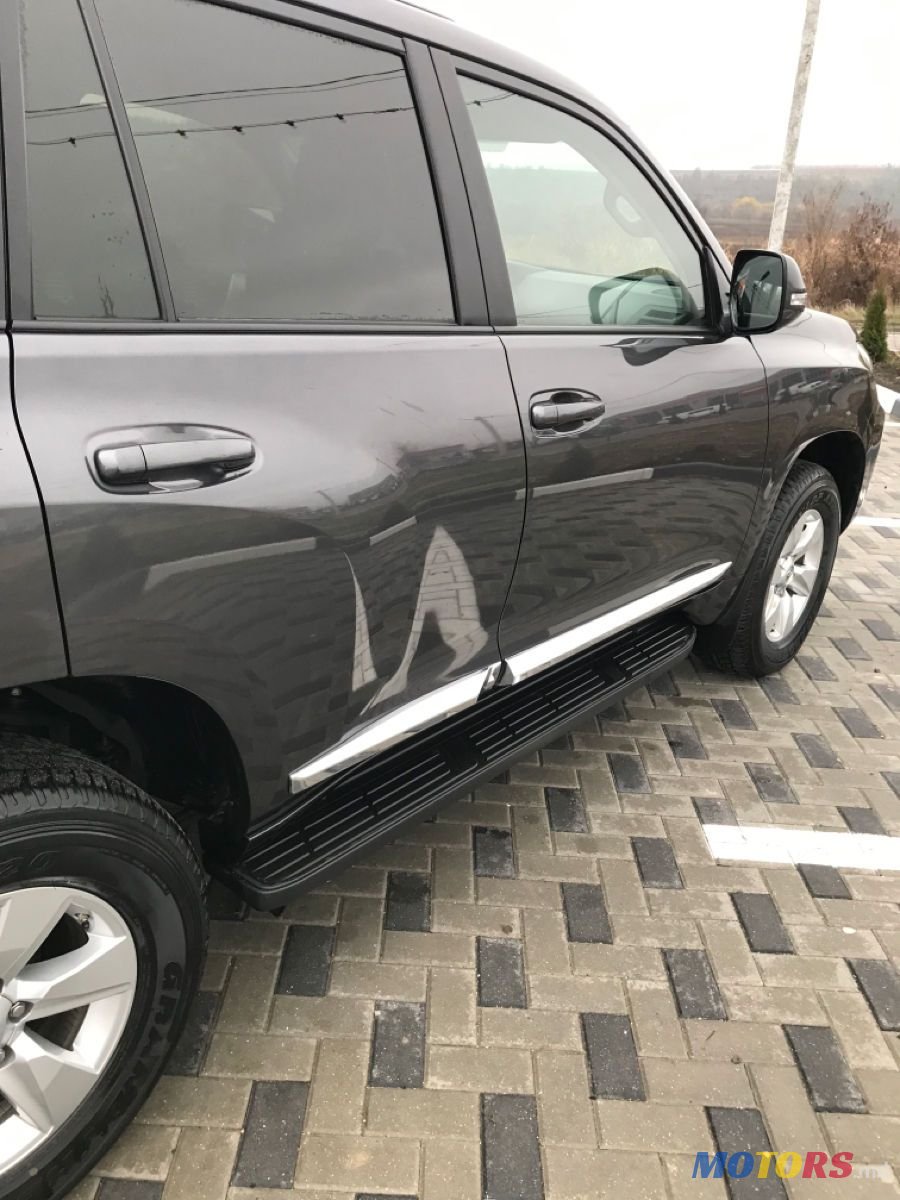 2023' Toyota Land Cruiser Prado photo #2