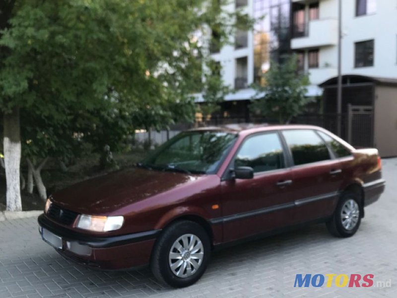 1995' Volkswagen Passat photo #2