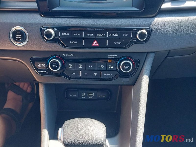 2017' Kia Niro photo #2