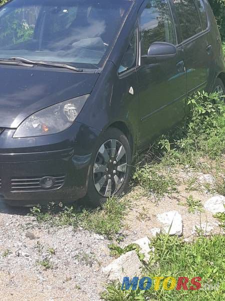 2008' Mitsubishi Colt photo #3