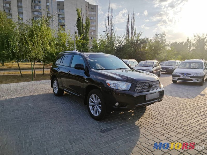 2008' Toyota Highlander photo #2