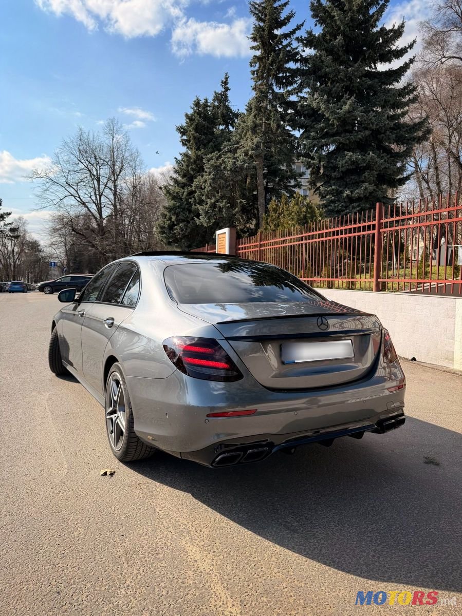 2019' Mercedes-Benz E-Class photo #1