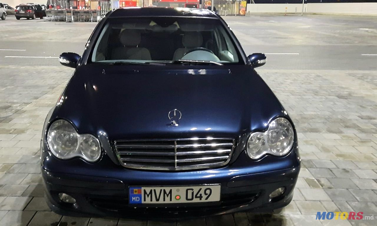 2005' Mercedes-Benz C Класс photo #5