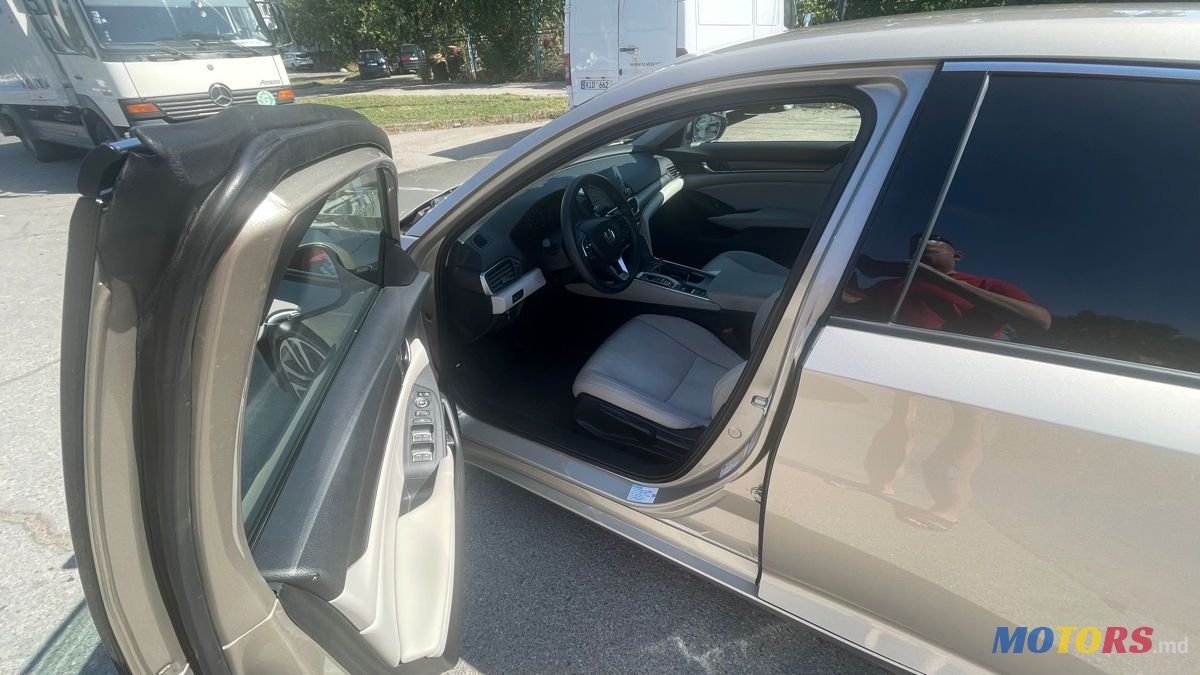 2018' Honda Accord photo #6