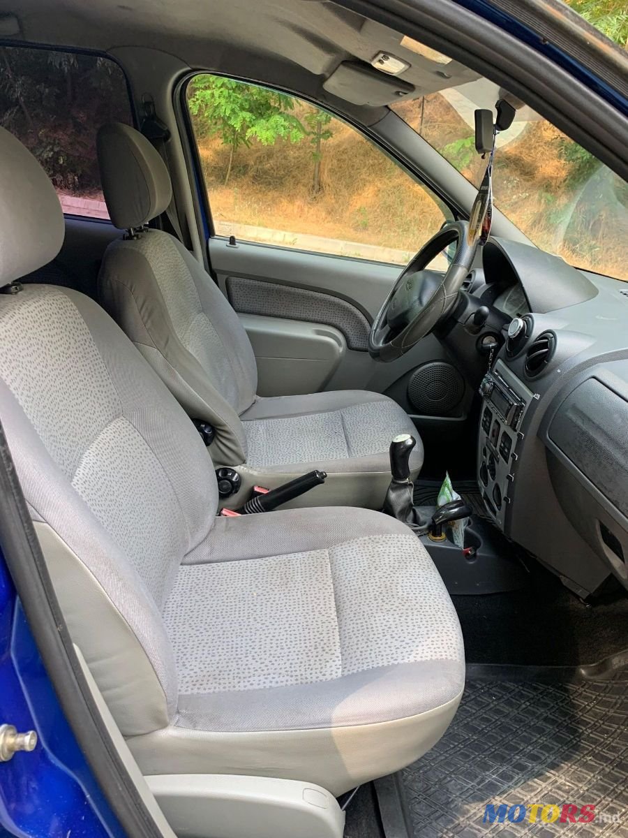 2005' Dacia Logan photo #4