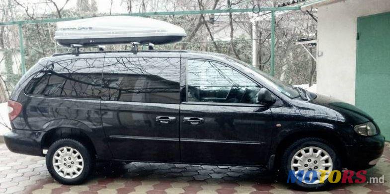 2004' Chrysler Grand Voyager photo #1