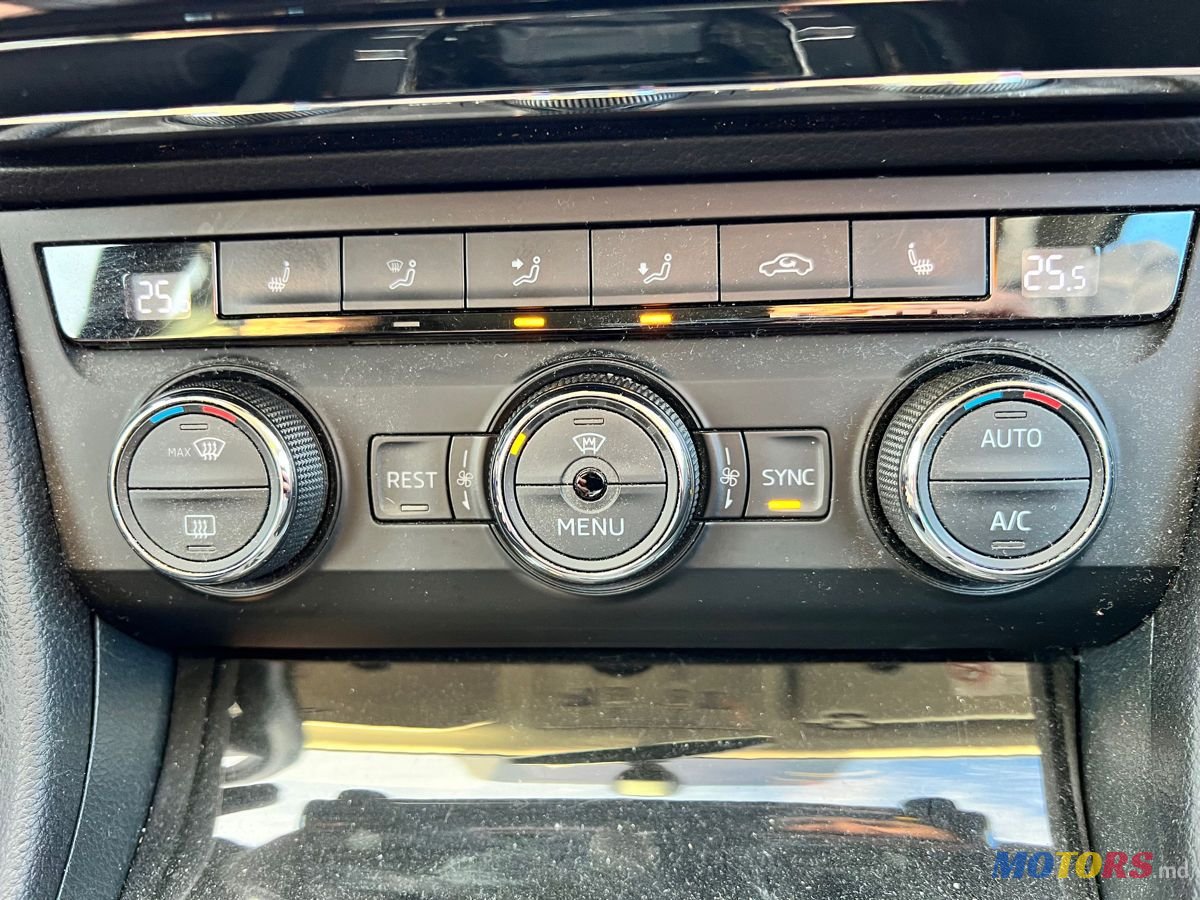 2016' Skoda Superb photo #5