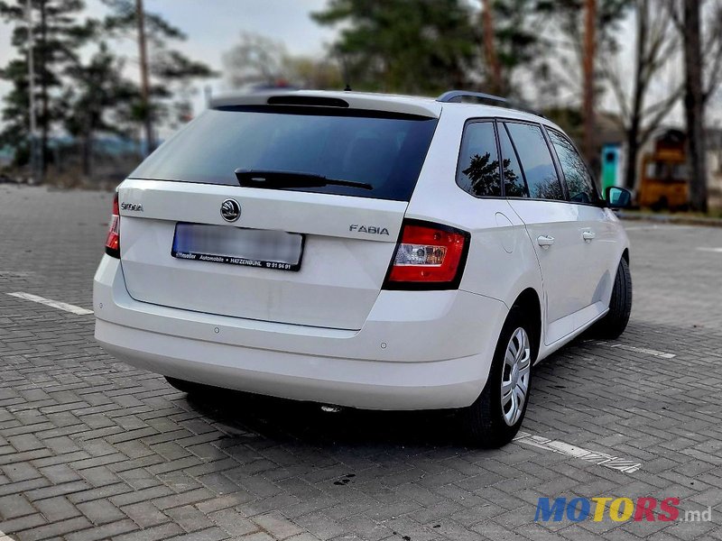 2017' Skoda Fabia photo #2