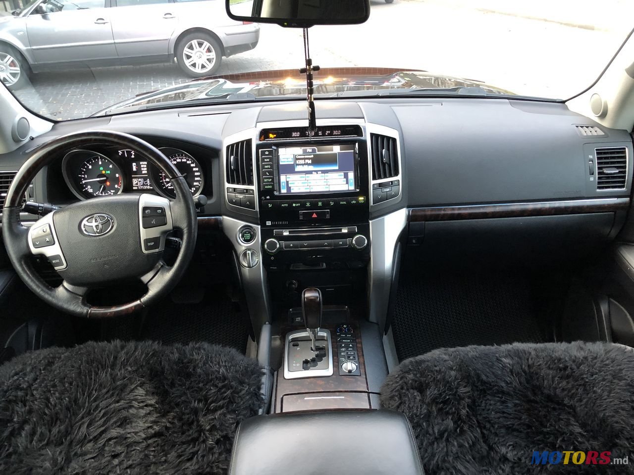 2013' Toyota Land Cruiser photo #6